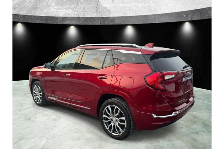 $25985 : GMC Terrain 2023 AWD Denali image 4
