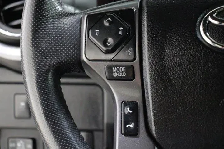 $36983 : Toyota Tacoma 2021 4x4 TRD O image 9