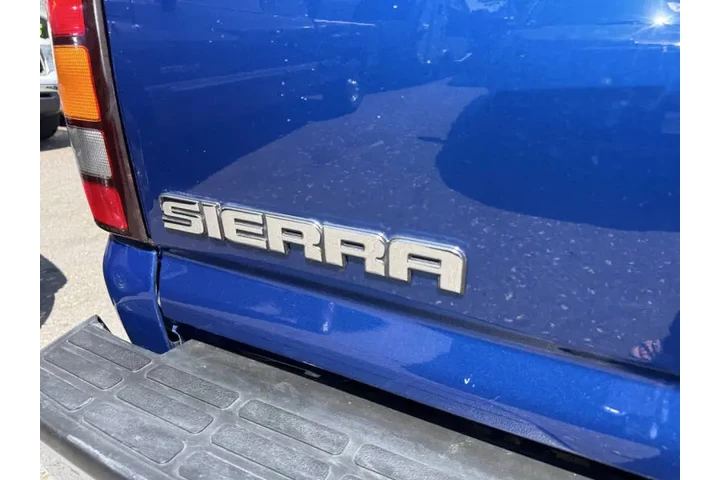 $10995 : 2004 GMC Sierra 1500 SLE image 8
