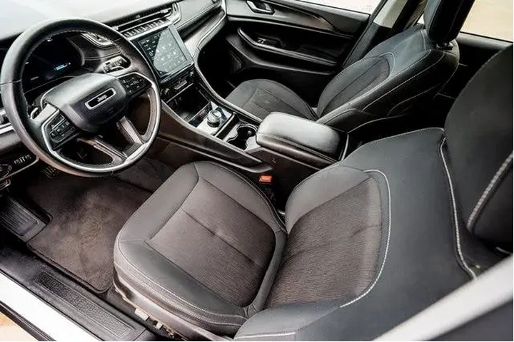 $29627 : Jeep Grand Cherokee L 2024 4 image 7