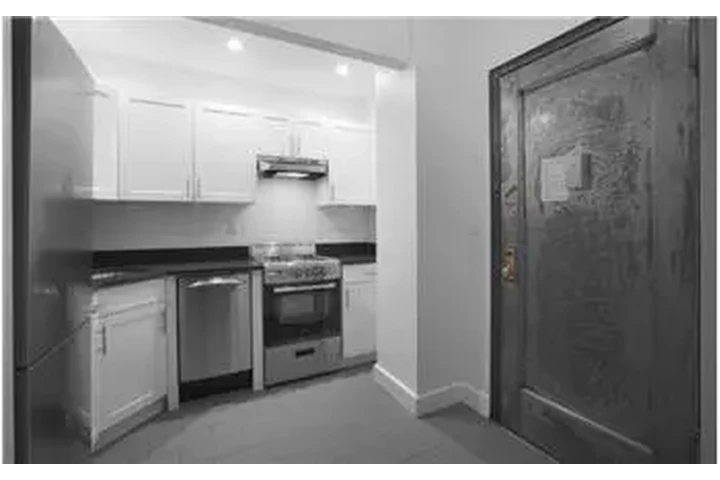 $4200 : Rental property with 1 bedro image 7