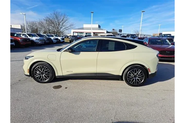 $38977 : Ford Mustang Mach-E 2025 AWD image 2