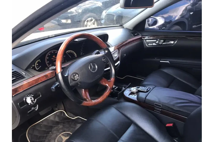 $11490 : Used 2009 S-Class 4dr Sdn 5.5 image 2