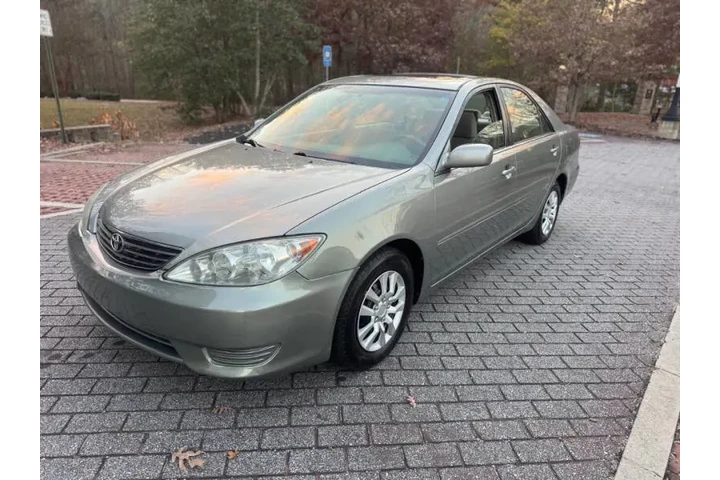 $4800 : 2005 Camry SE image 6