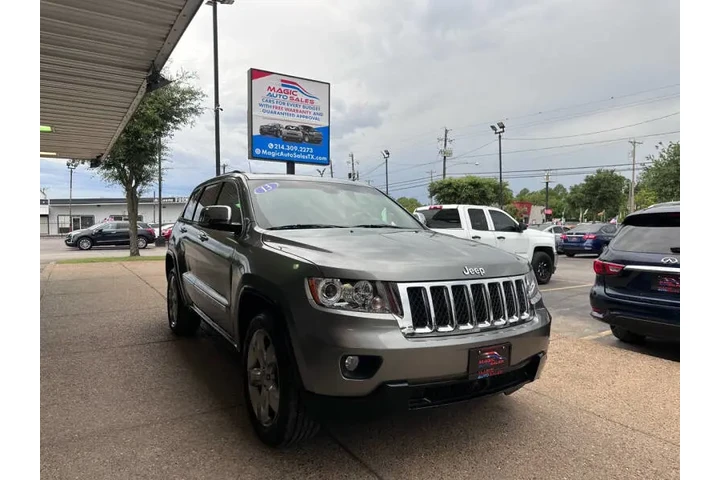 $15499 : 2013 Grand Cherokee Overland image 3