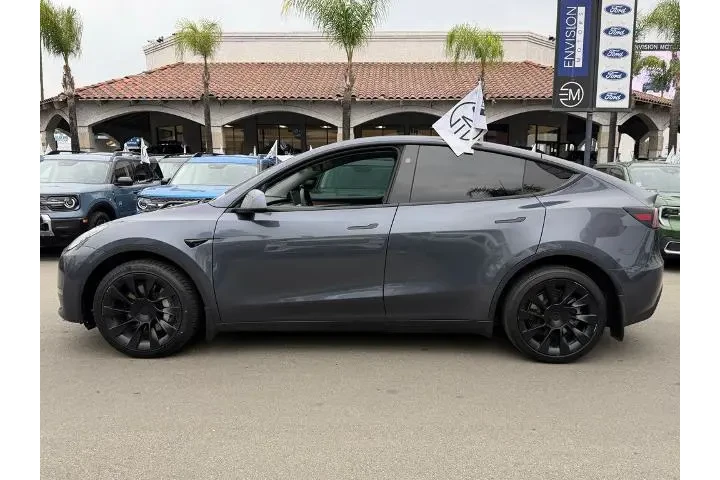$27888 : Tesla Model Y 2023 AWD 4dr C image 6
