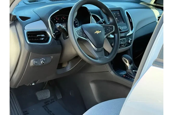 $18289 : Chevrolet Equinox 2023 LS 4d image 8