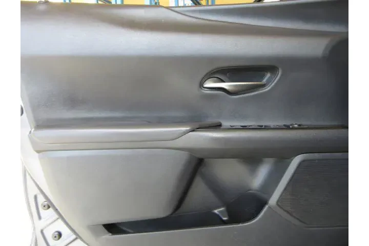 $21920 : Lexus UX 200 2022 4dr Crosso image 9