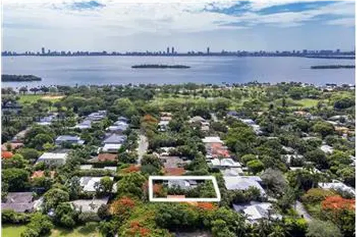 $15850 : Rental property with 4 bedro image 3