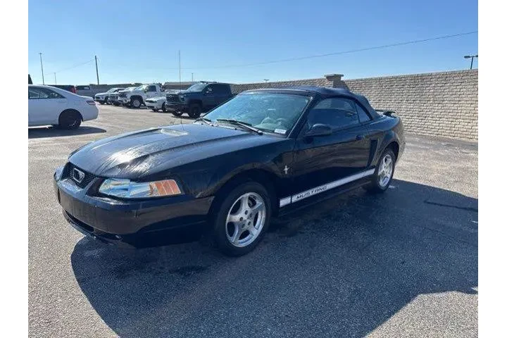 $5982 : Ford Mustang 2002 Deluxe 2dr image 3