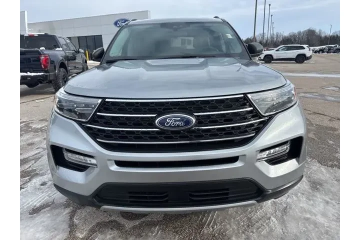 $32999 : Ford Explorer 2023 AWD XLT 4 image 2
