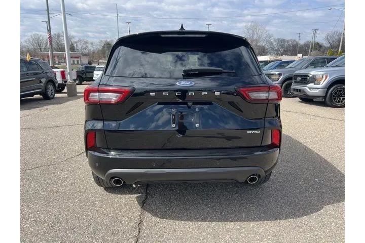 $26589 : Ford Escape 2023 AWD ST-Line image 5