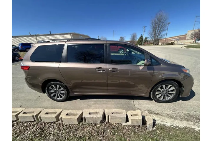 $17900 : 2020 Sienna LE 7-Passenger image 7