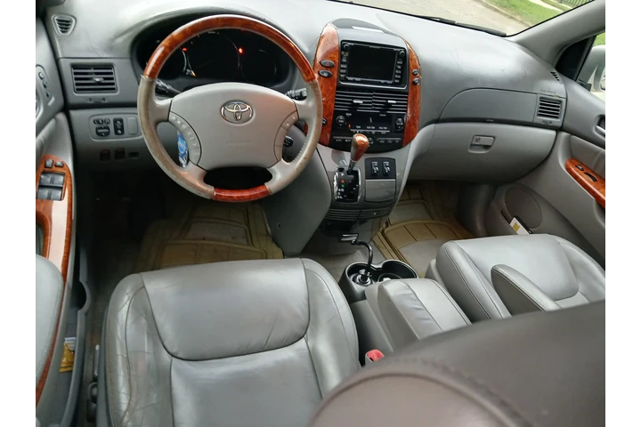 $5500 : Toyota sienna xl limited image 5