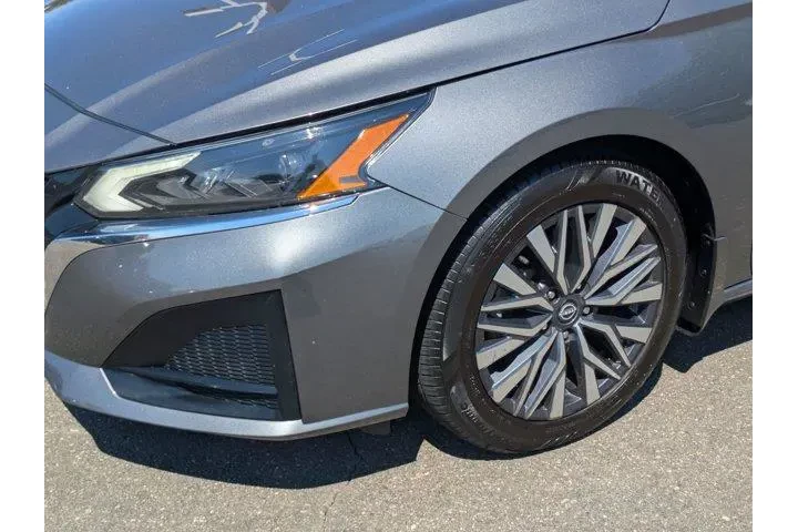 $21293 : Nissan Altima 2023 2.5 SV 4d image 10