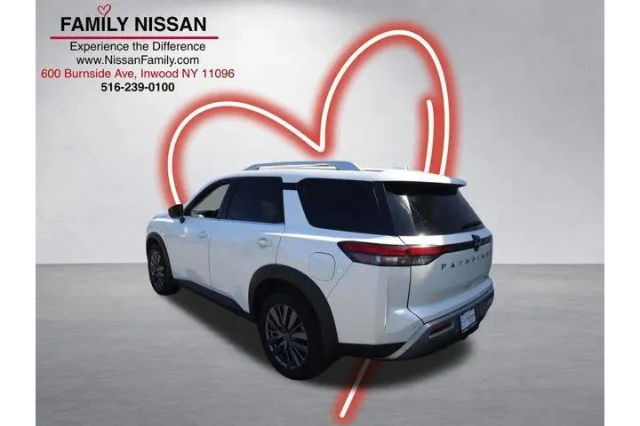 $27809 : Nissan Pathfinder 2022 AWD S image 6