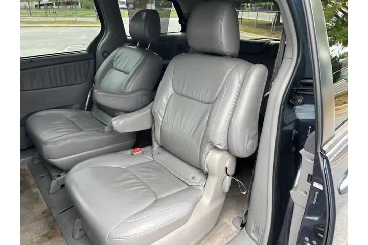 $8500 : 2009 Sienna XLE image 9