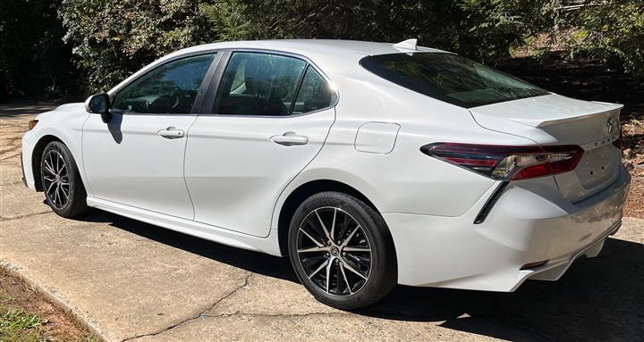 $13000 : 2022 Camry SE image 4