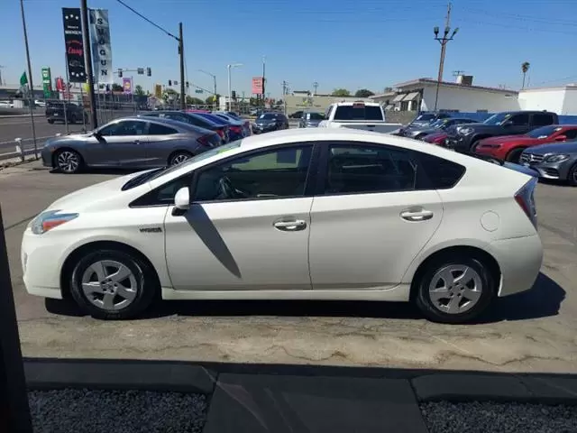 $9795 : 2011 Prius One image 6