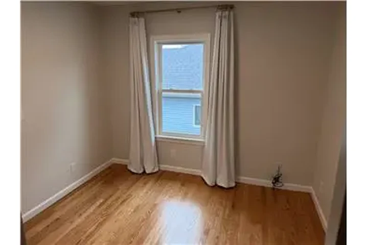 $5400 : Rental property with 4 bedro image 9