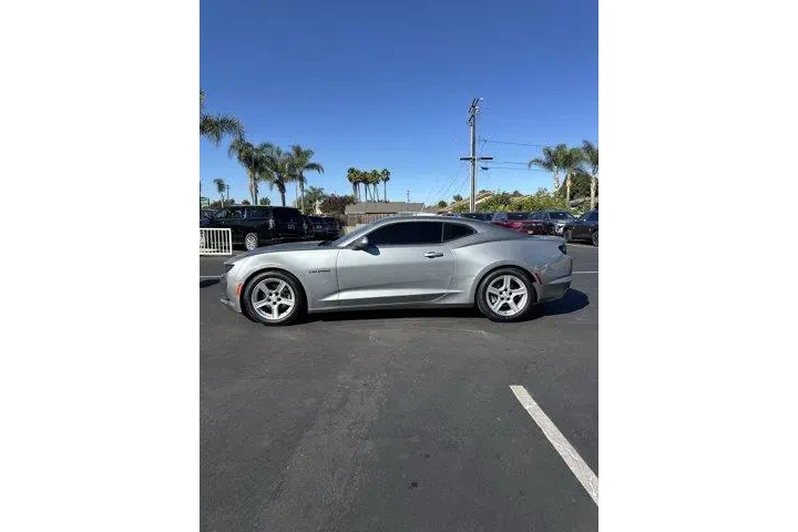 $29852 : Chevrolet Camaro 2024 LT 2dr image 6