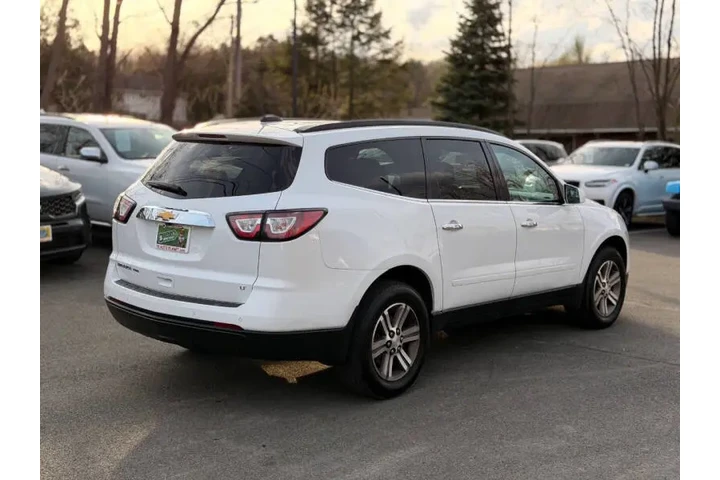 $9500 : 2017 Traverse LT image 9