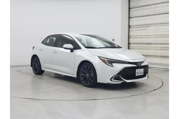 $25998 : Toyota Corolla Hatchback 202 image 1