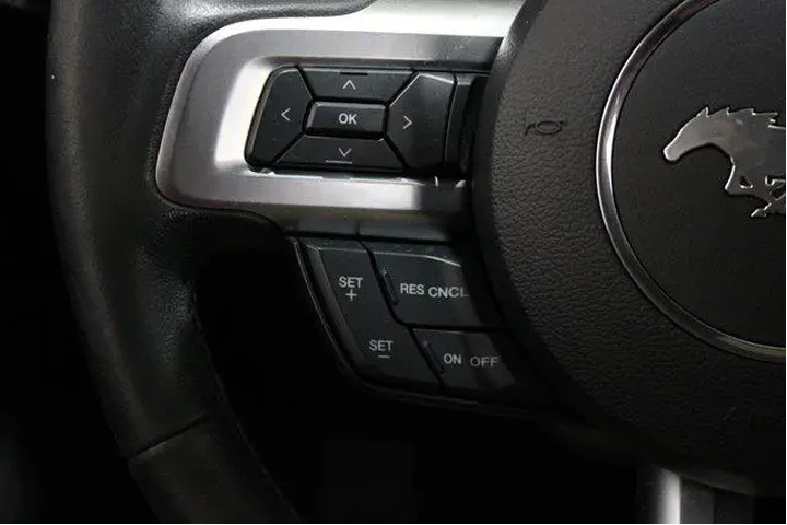 $21915 : Ford Mustang 2017 V6 2dr Con image 9