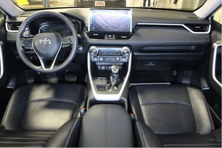 $36995 : Toyota RAV4 2023 AWD XLE Pre image 10