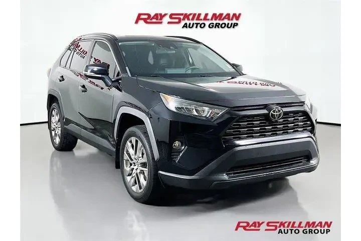 $28975 : Toyota RAV4 2021 AWD XLE Pre image 1