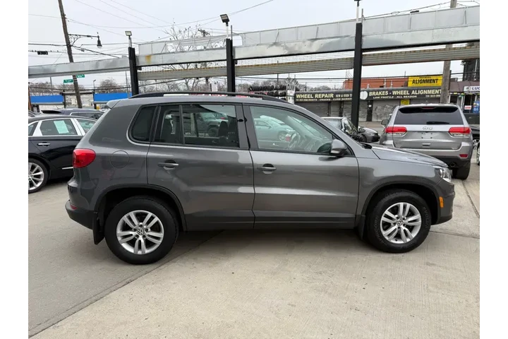 $7946 : 2015 Tiguan S 4Motion image 6