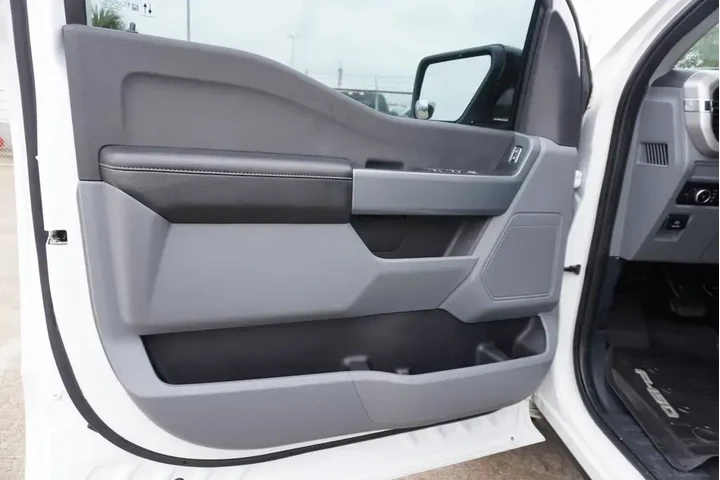 $38988 : Ford F-150 2023 4x4 XLT 4dr image 8