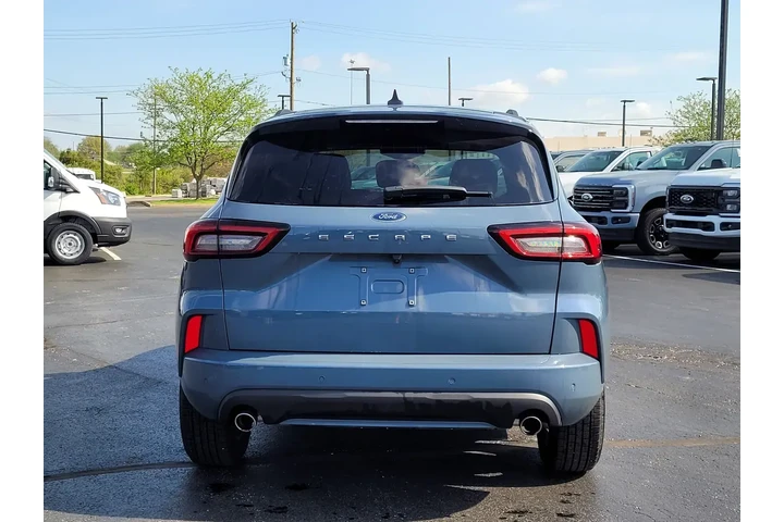 $20898 : Ford Escape 2023 ST-Line 4dr image 5