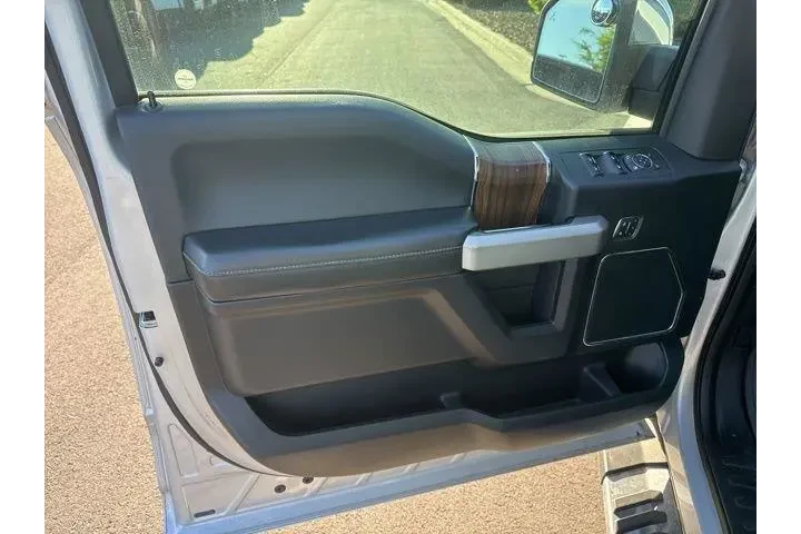 $24000 : Ford F-150 2017 4x4 King Ran image 8