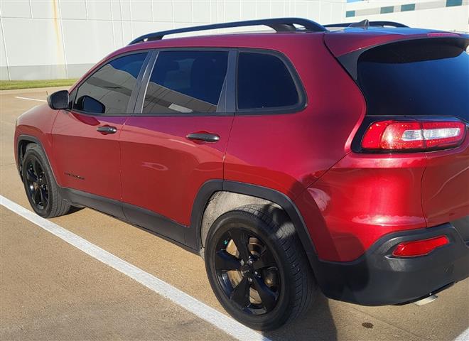 $5000 : 2016 Cherokee SPORT image 3