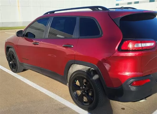 $5000 : 2016 Cherokee SPORT image 3