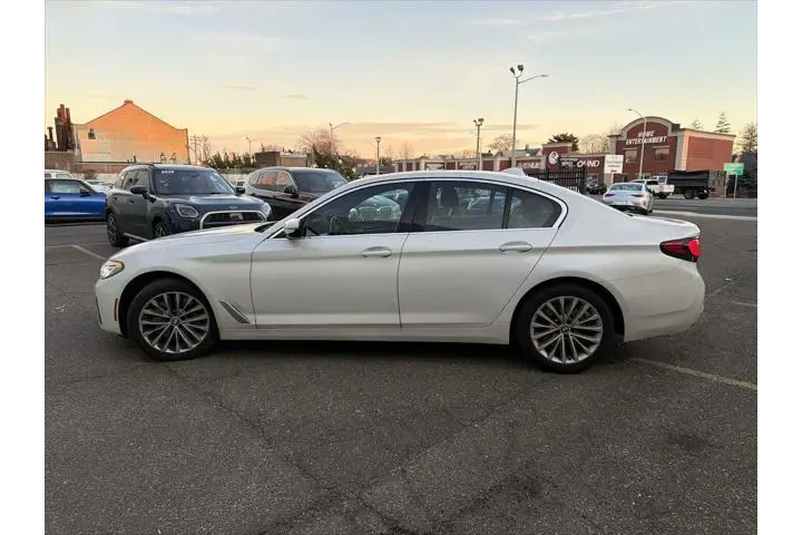 $36795 : BMW 5 Series 2023 AWD 530i x image 4