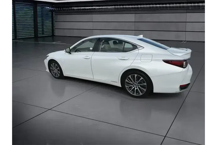 $25788 : Lexus ES 300h 2019 Luxury 4d image 6