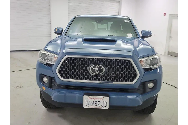 $33998 : Toyota Tacoma 2019 4x4 TRD S image 2