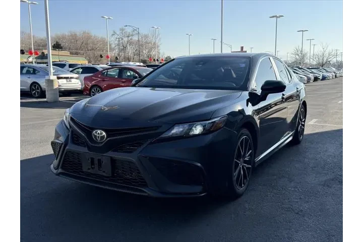 $15995 : Toyota Camry 2021 SE 4dr Sed image 3