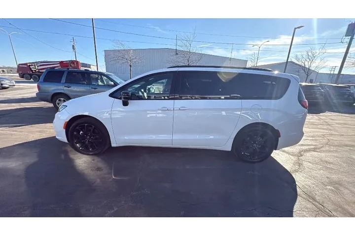 $35995 : 2025 PACIFICA image 8