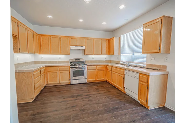 $2695 : Affordable Housing image 6