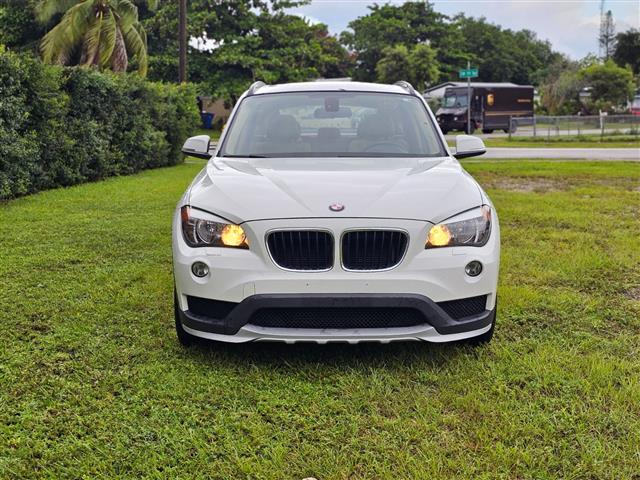 $8500 : 2015 BMW X1 Sport Utilily 4D image 1