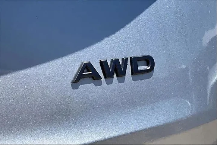 $23243 : Nissan Rogue 2024 AWD S 4dr image 4