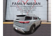 $38625 : Nissan Pathfinder 2024 AWD S thumbnail