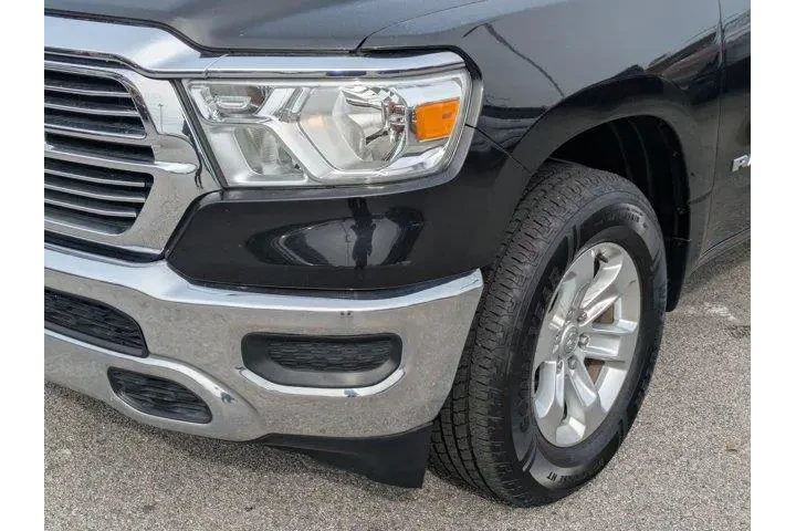 $32995 : Ram 1500 2024 4x2 Laramie 4d image 9