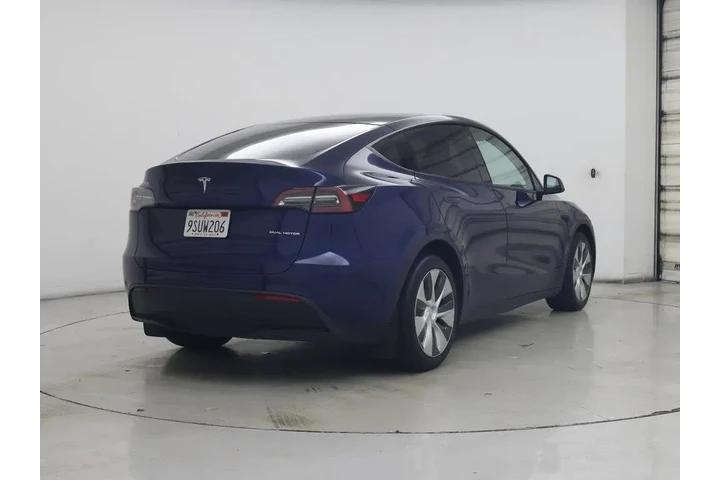 $33998 : Tesla Model Y 2022 AWD Long image 8
