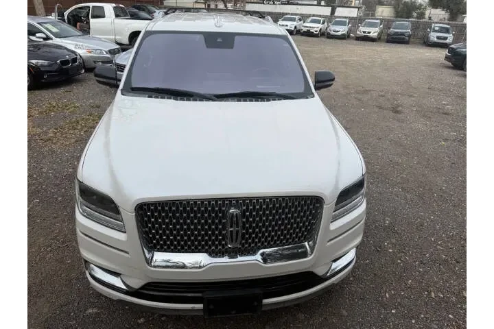 $16995 : 2018 Navigator Select image 3