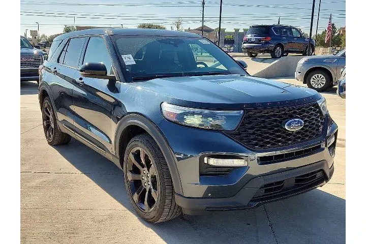 $39990 : Ford Explorer 2022 AWD ST 4d image 4