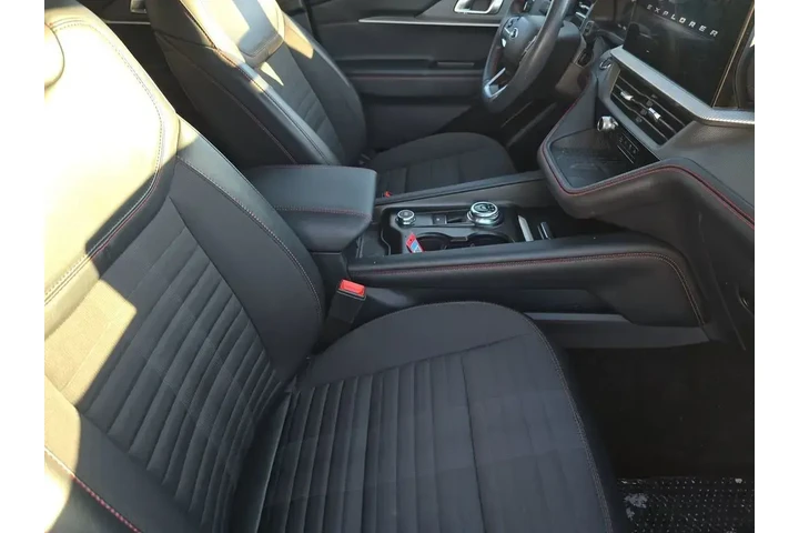 $31999 : Ford Explorer 2025 ST-Line 4 image 8